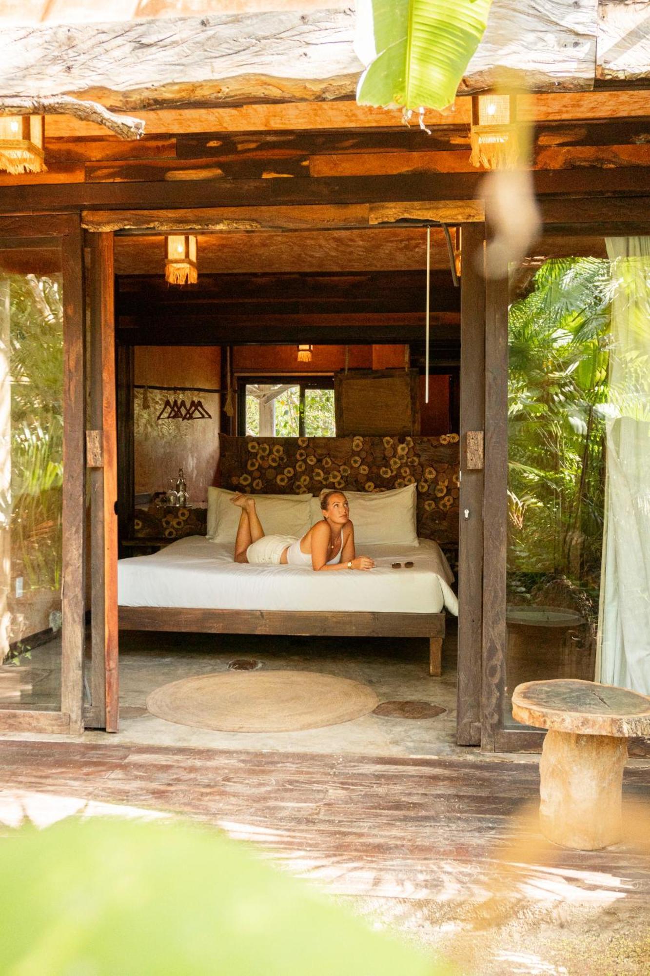 Privé Jungle Kamer met Terras